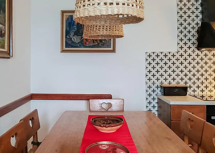 2 Bedroom Awesome In Buzet