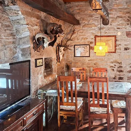 בית נופש Cozy In With Wifi בוזט